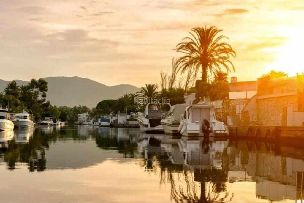Jouvacations Villa Freser Empuriabrava Eksteriør billede